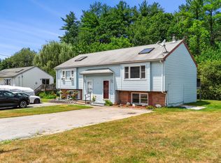 8 Lancelot Dr #R, Derry, NH 03038