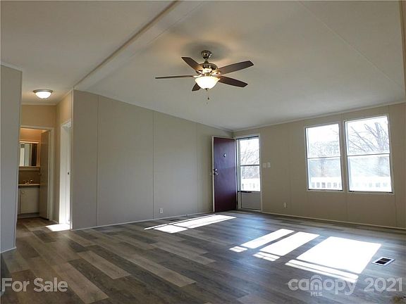 4th image of 785 Rock Castle Dr