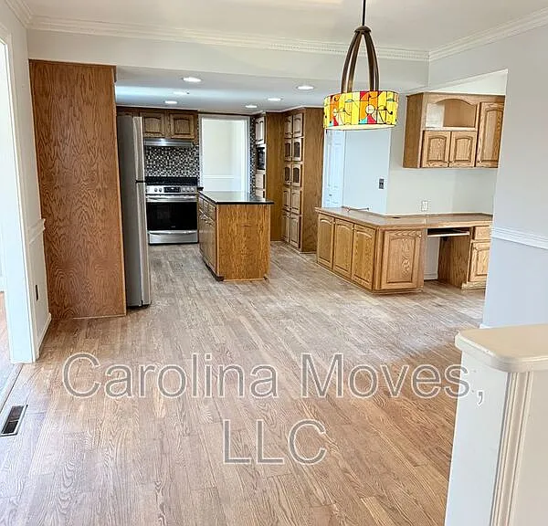 121 Chipwood Ln — Photo 6