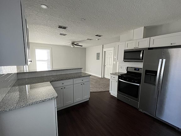 5th image of 210B Luella Ct