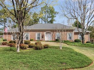 425 Knoll Woods Ter, Roswell, GA 30075
