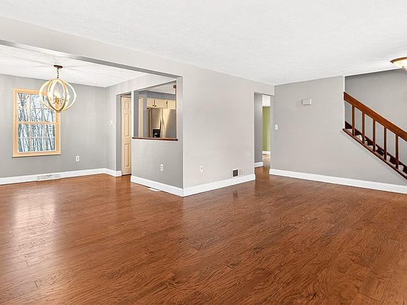 5th image of 525 Greenspire Ct