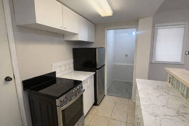 Vancouver Apartment for rent - 0 Bedrooms — photo 2
