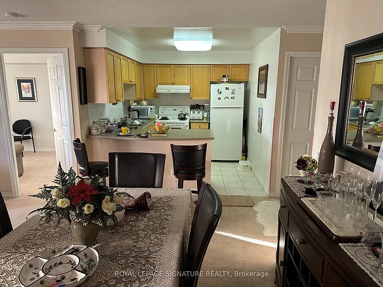25 Kingsbridge Garden Cir #2219 — Photo 7