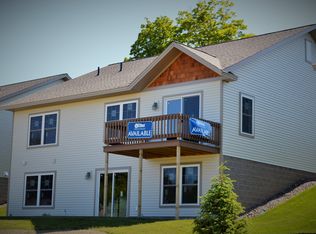 522 Brookstone Cir, Marquette, MI 49855