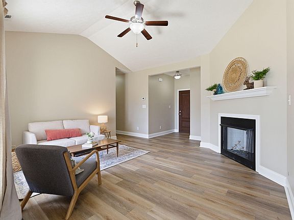 4th image of 132 Shelby Way