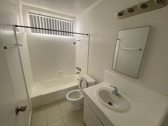4th image of 8024 Owensmouth Ave #7