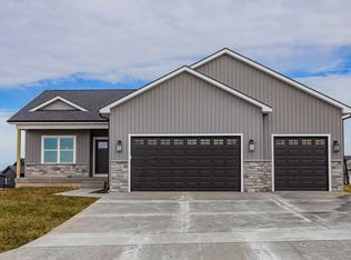 536 W Centennial Dr, Huxley, IA 50124