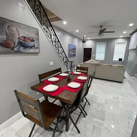 2057 N Franklin St — Photo 22
