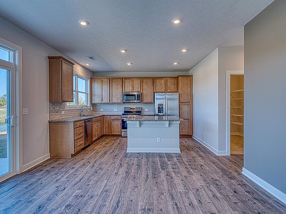 5th image of 5122 Goldfinch Dr