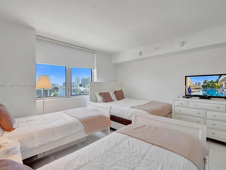 2600 E Hallandale Beach Blvd #T1902 — Photo 29