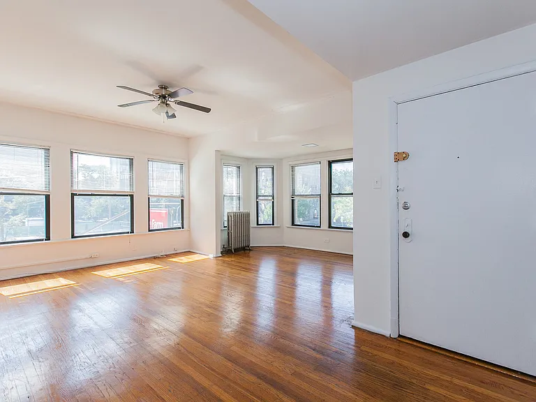522 W Diversey Pkwy #3S — Photo 2