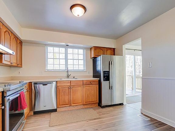 3rd image of 2900 Marsala Ct