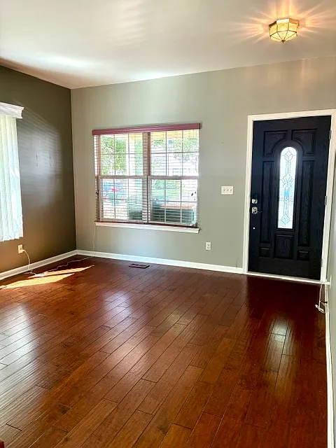2 bed, 2.5 bath, 1398 sqft, $2,600 — Photo 2