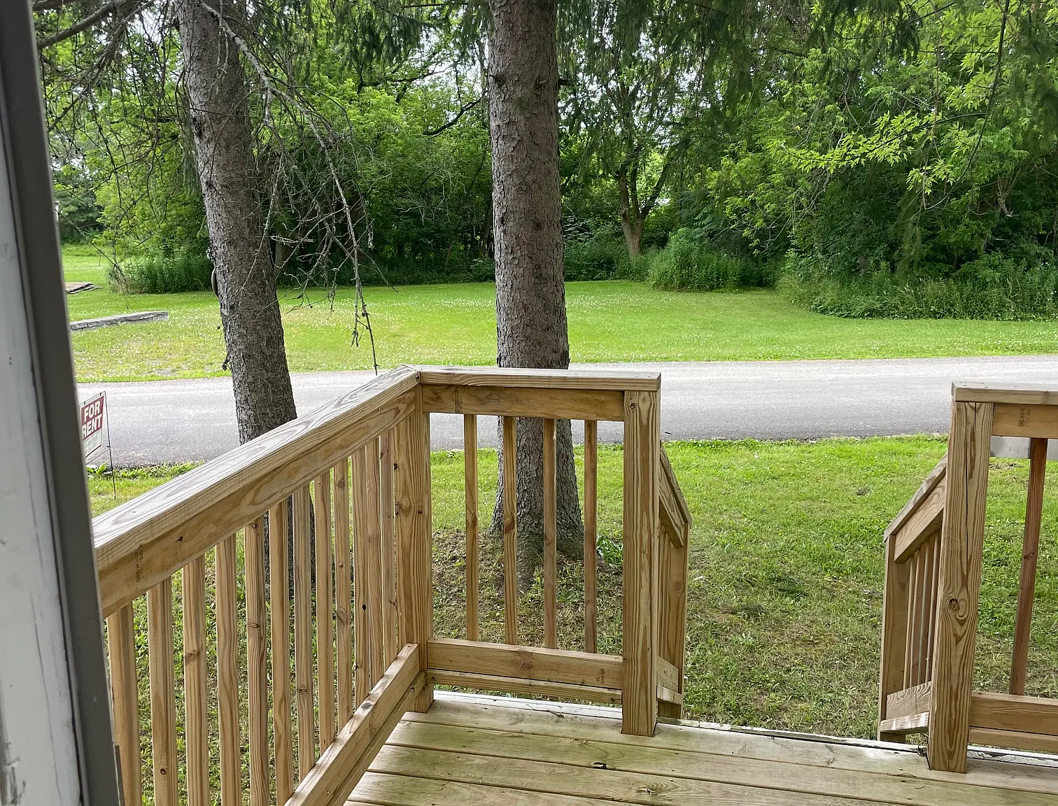 3 bed, 920 sqft, $1,200 — Photo 3