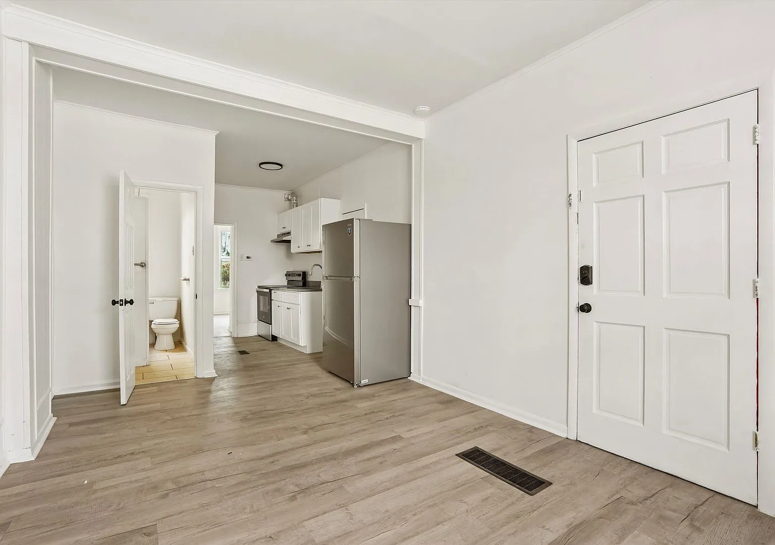 227 N Simpson St — Photo 3