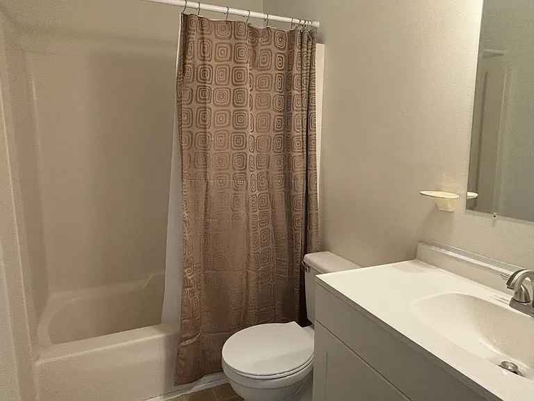 1125 Country Ln — Photo 5