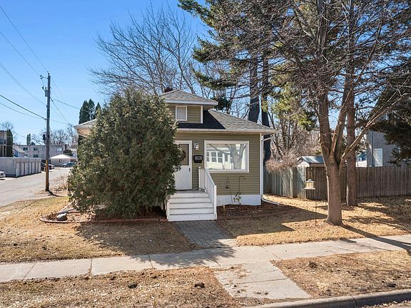 3rd image of 333 2nd Ave NW