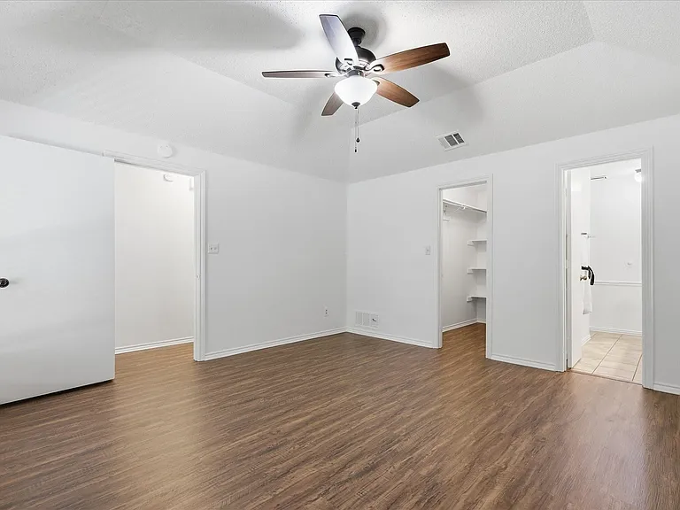 4203 Spring Meadow Ln — Photo 8