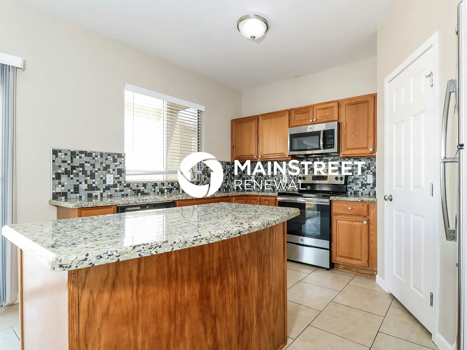 12168 W Yuma St — Photo 4