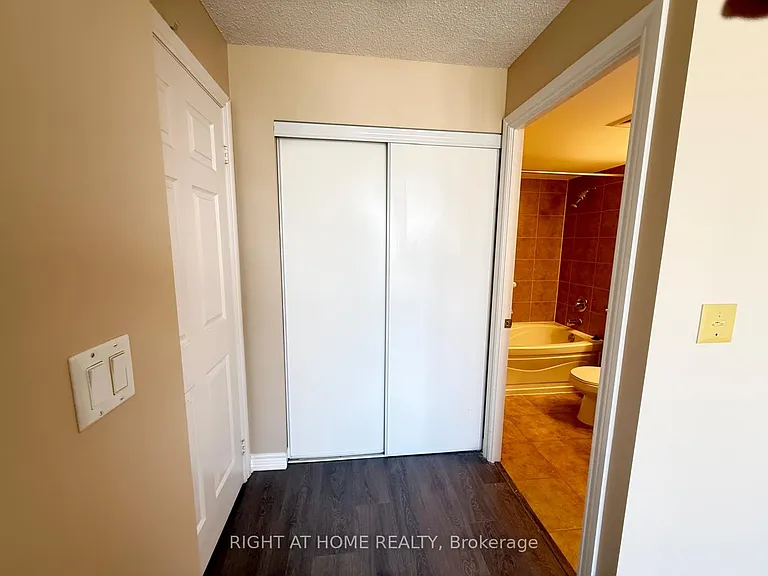 310 Burnhamthorpe Rd W #2101 — Photo 20