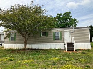 302 Mangle Dr, Gray Court, SC 29645