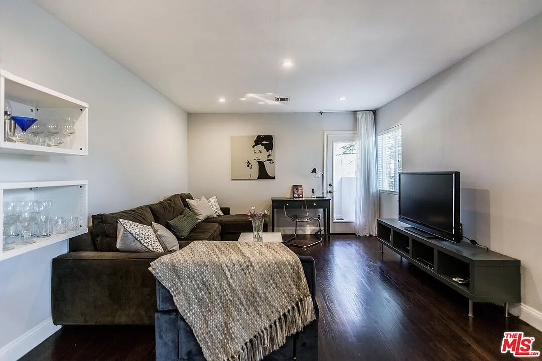 1 bed, 500 sqft, $3,000 — Photo 4