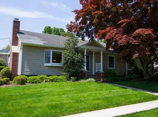 10 Cross St, Little Silver, NJ 07739