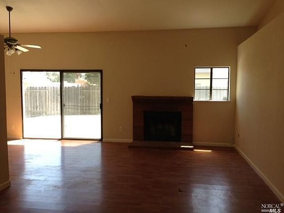 3rd image of 579 Youngsdale Dr