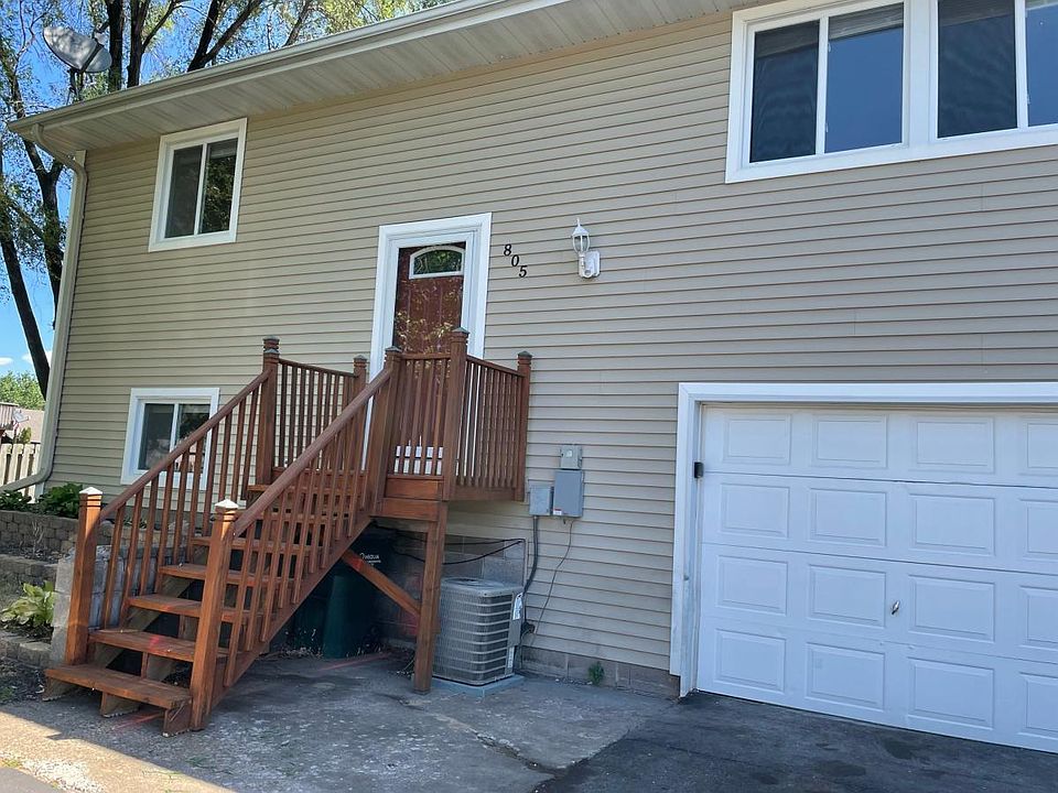 1st image of 805 125th Ln NE