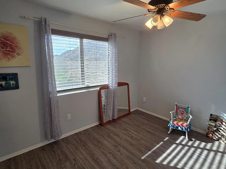 1734 E Pontiac Dr — Photo 27