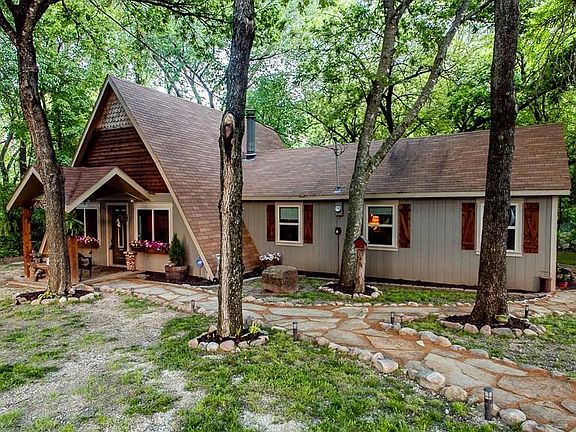 2nd image of 435 Oak Hill Ct