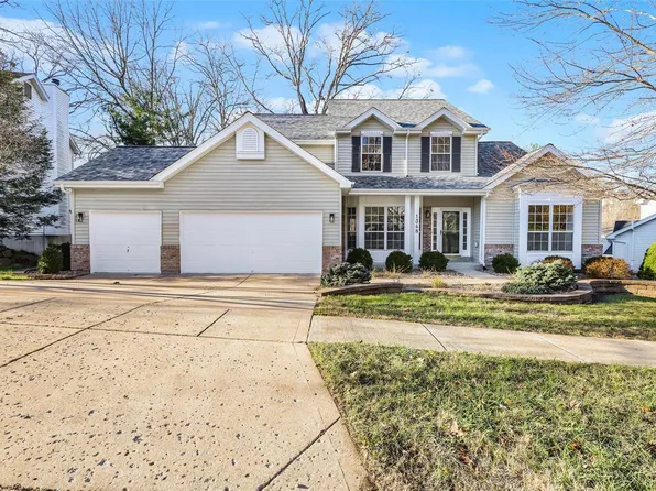 1348 Richland Meadows Dr, Ballwin, MO 63021