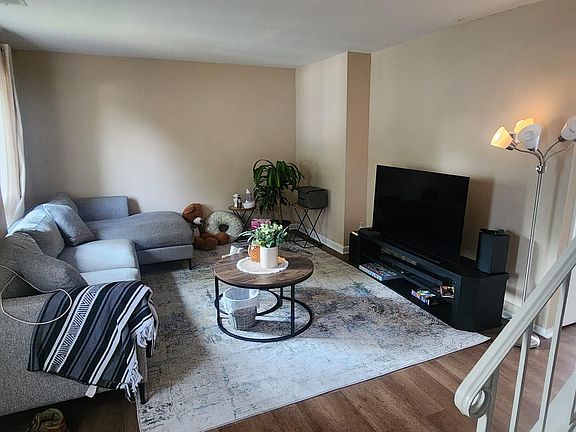 3rd image of 1125 Whitewater Pl