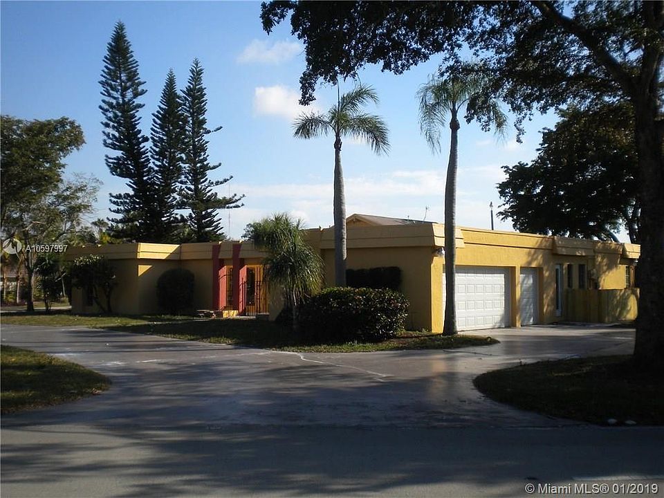 1st image of 4950 Woodlands Blvd