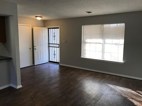 3rd image of 4314 Park Forest Dr