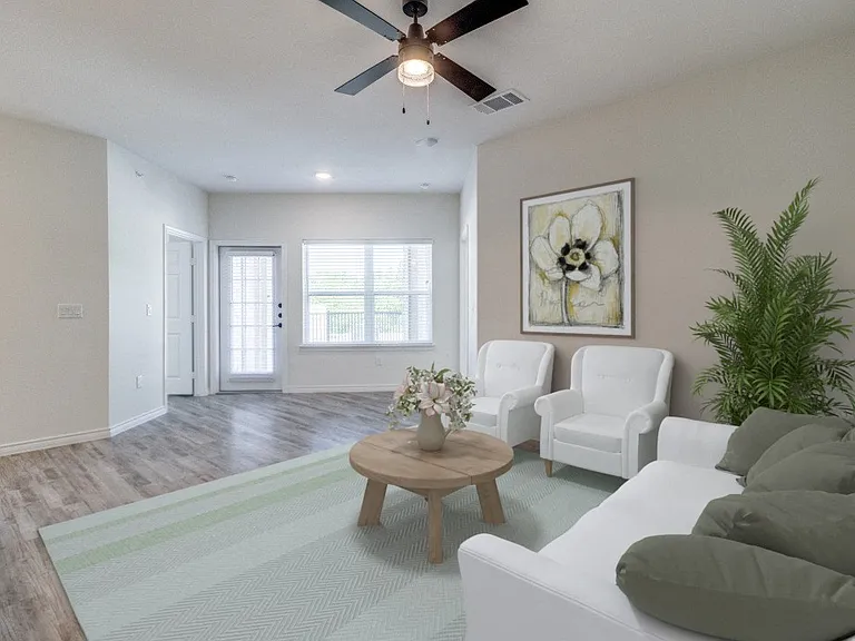 Residence at Gateway Village — Photo 14