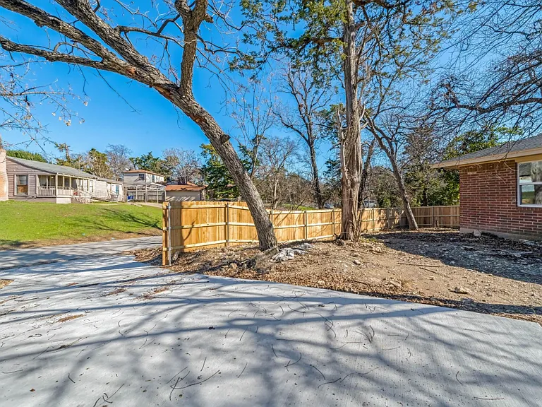 1131 Forester Dr — Photo 14