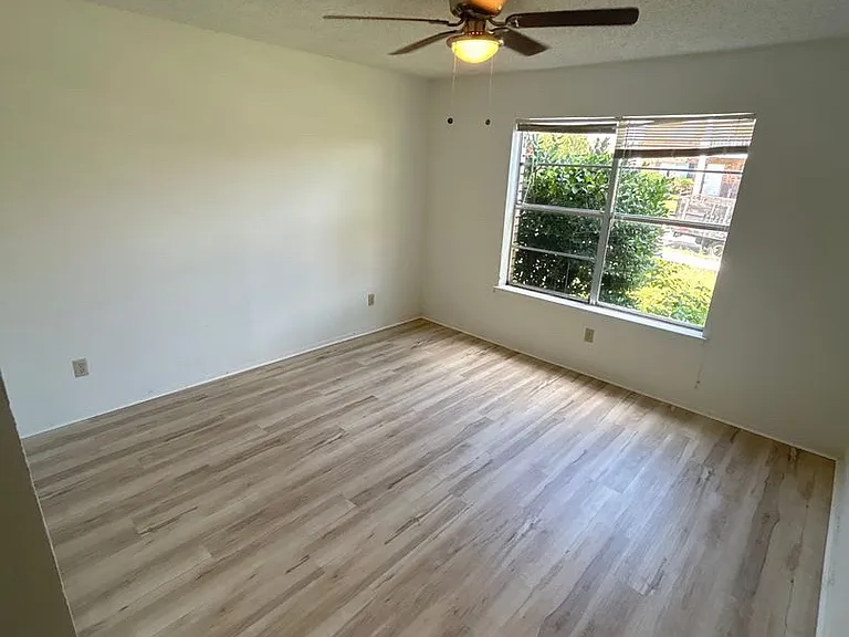 5510 Brookview Ct #B — Photo 5