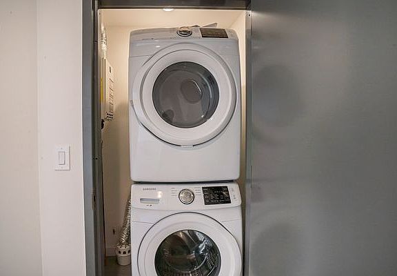 4th image of 2481 Ocean Ave #5D