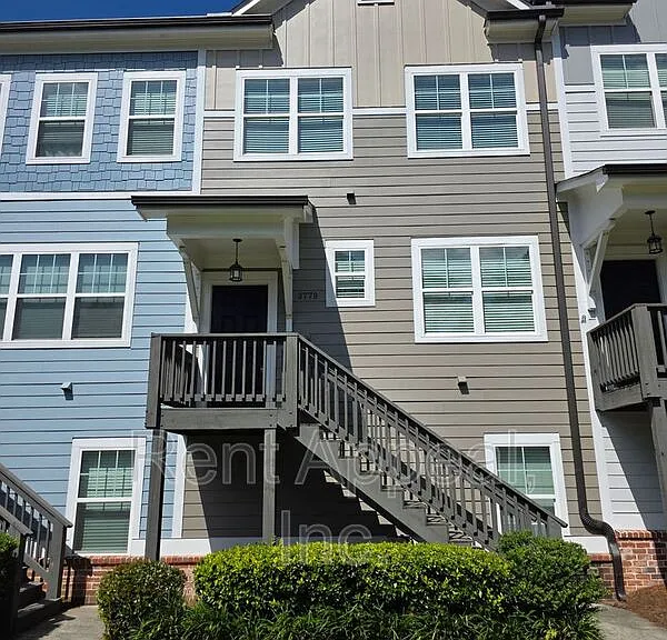 3779 Oxford Cir — Photo 1