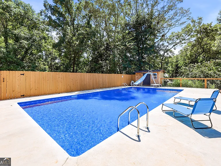 4225 Twin Rivers Dr — Photo 1