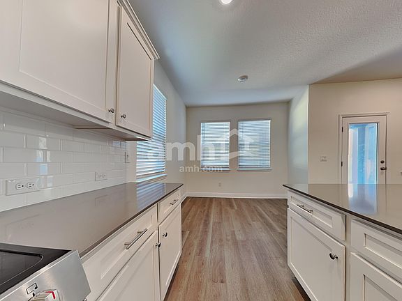 4th image of 27055 Saint Andrews Ave