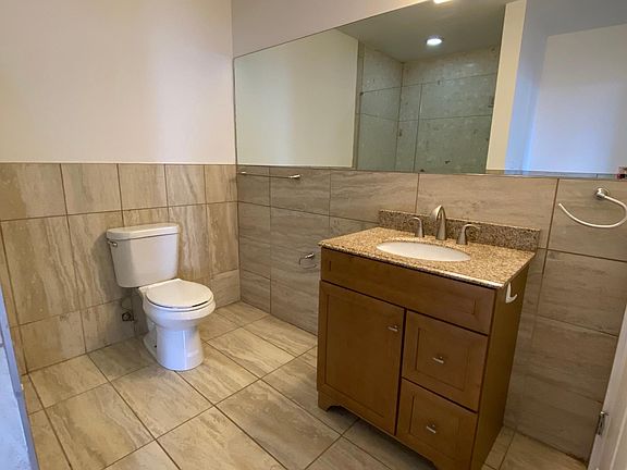 5th image of 3412 Richmond St #214