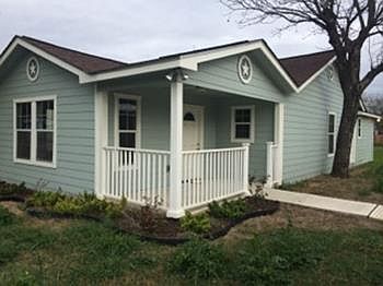1st image of 715 W Pyron Ave