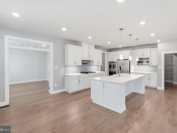 5th image of 23648 Amesfield Pl