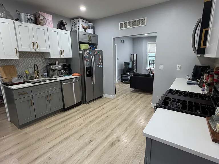 8631 Beaubien St #5 — Photo 8