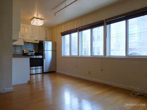 3rd image of 25 Elgin Park APT 1