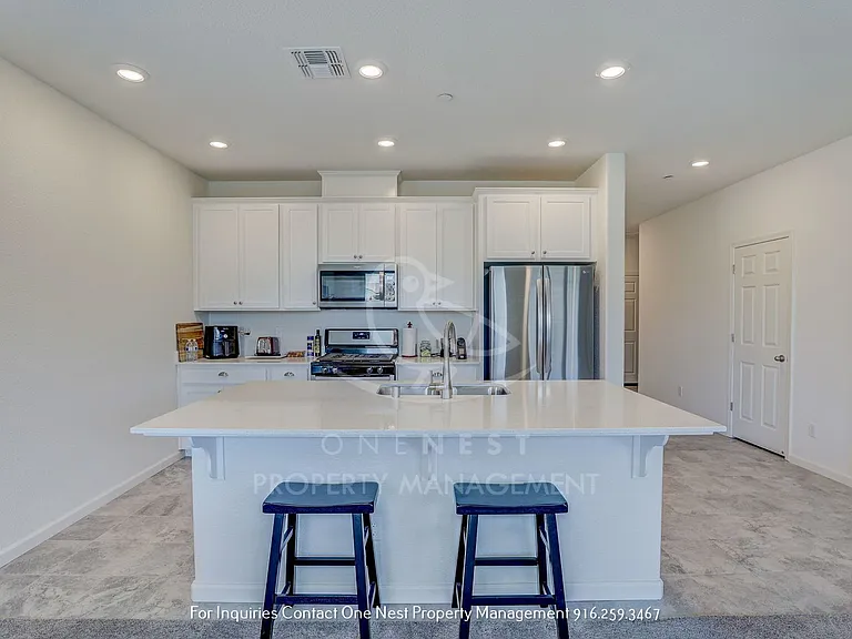 258 Martos Ct — Photo 12