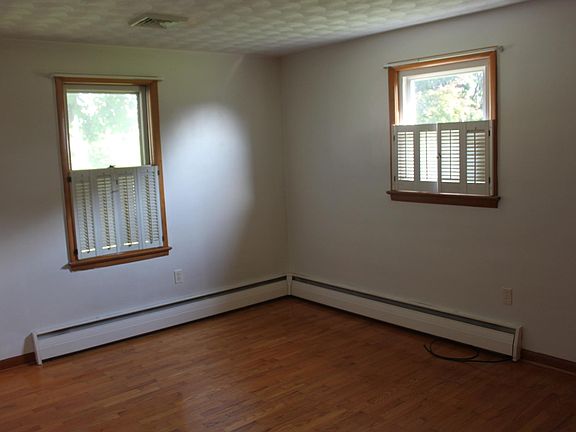 5th image of 209 N Highland Dr